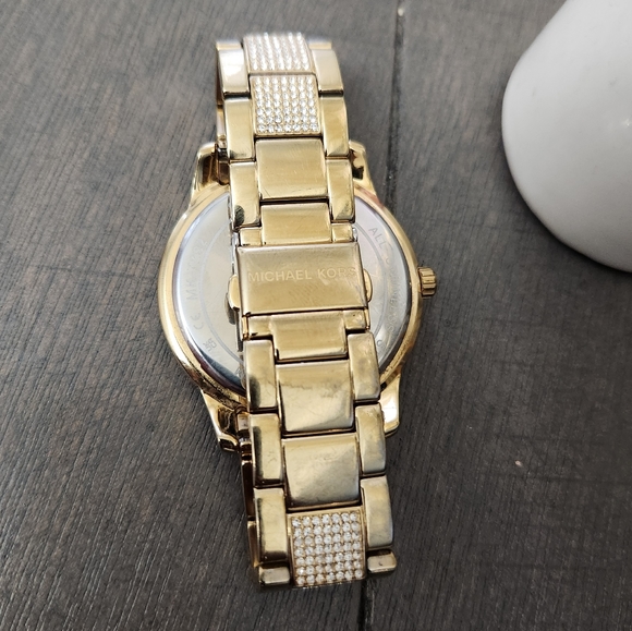 Michael Kors Gold Toned Watch w diamond Rhinestones - Picture 5 of 10